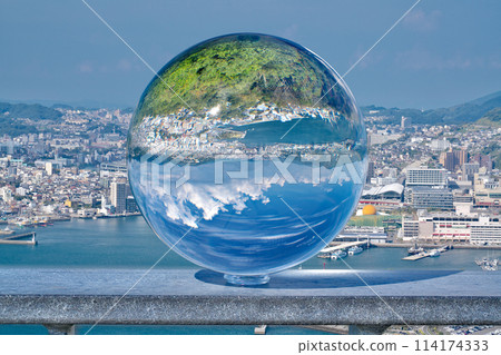 [從鍋官山公園展望台（水晶球）眺望長崎港] 長崎縣長崎市出雲2 114174333
