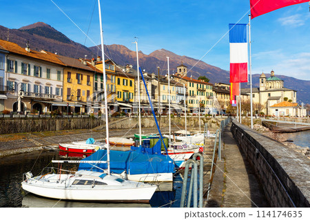 Embankment of Lake Maggiore in Cannobio, Italy 114174635
