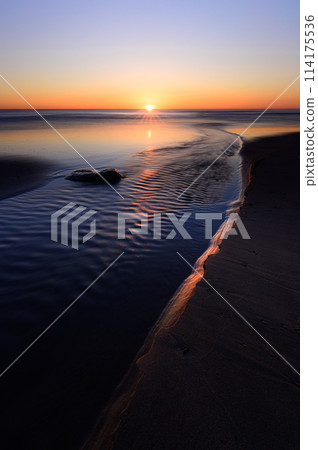 Coastal scenery 114175536