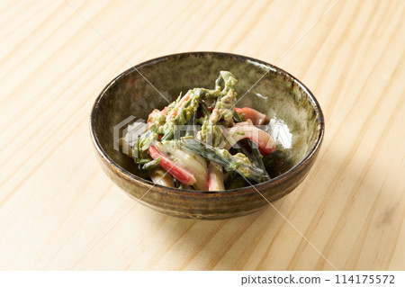 Wild plants: bracken with mayonnaise 114175572