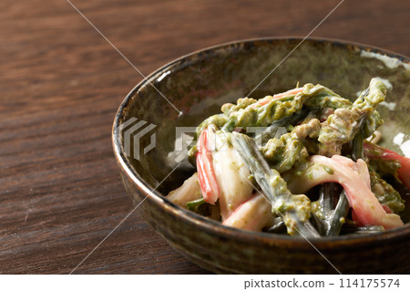 Wild plants: bracken with mayonnaise 114175574