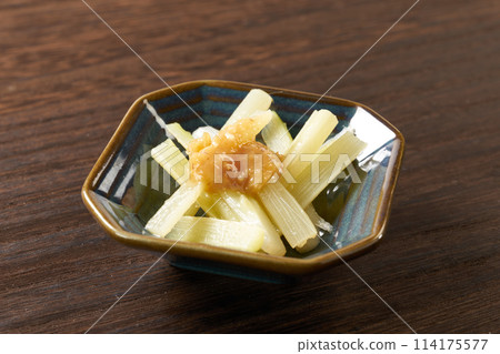 野生烏龍麵配醋味噌 114175577