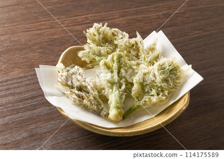 Wild vegetables and cod leaf tempura Wild vegetables and cod leaf tempura 114175589