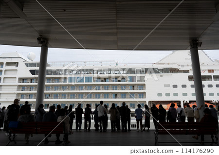 People seeing off a cruise ship that docked at Kanazawa Port | Image of a luxury cruise ship | Image of Kanazawa Port | Kanazawa City, Ishikawa Prefecture People seeing off a cruise ship that docked at Kanazawa Port | Image of a luxury cruise ship | Image of Kanazawa Port | Kanazawa City, Ishikawa Prefecture 114176290