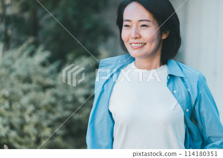 female, females, lady 114180351