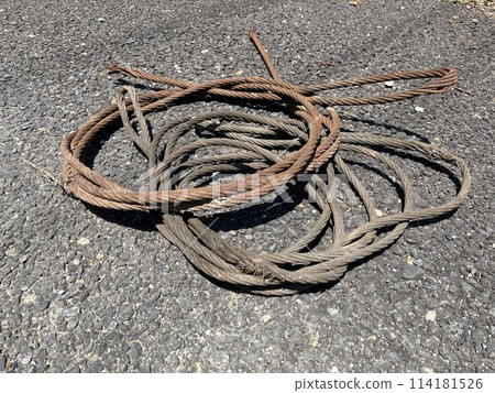 Rusty wire rope Rusty wire rope 114181526