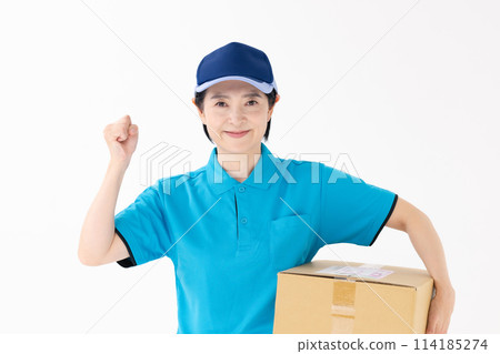 中年婦女制服送拳頭泵 114185274
