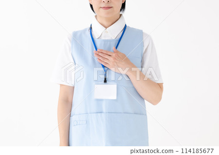 Middle-aged woman, helper, childcare, no face 114185677