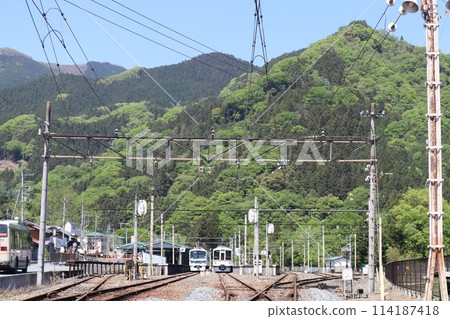 秩父鐵道三峰口站停靠的列車 114187418