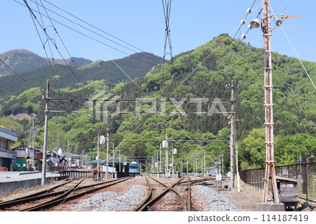 秩父鐵道三峰口站停靠的列車 114187419