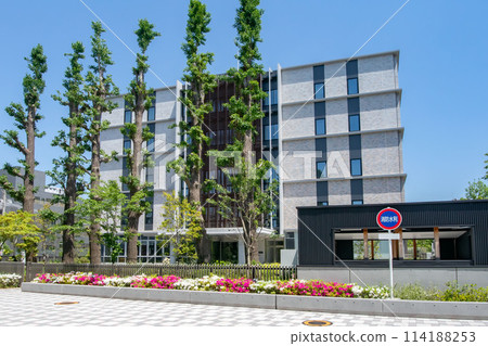 Nakameguro Office of the Tokyo District Court in Meguro Ward, Tokyo Nakameguro Office of the Tokyo District Court in Meguro Ward, Tokyo 114188253
