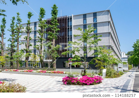 Nakameguro Office of the Tokyo District Court in Meguro Ward, Tokyo Nakameguro Office of the Tokyo District Court in Meguro Ward, Tokyo 114188257