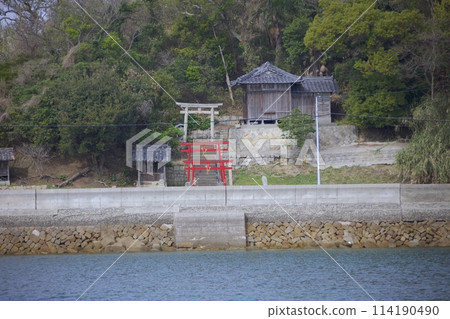 石島神社的紅色鳥居/香川縣三豐市 石島神社的紅色鳥居/香川縣三豐市 114190490