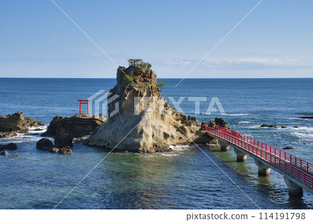 [福島縣] 波浪海岸弁天島 114191798