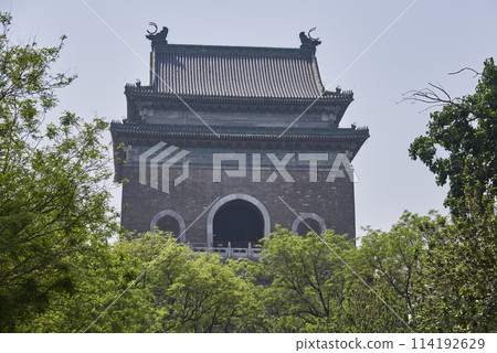 Bell Tower in Beijing, China in spring, famous Beijing landmark 114192629