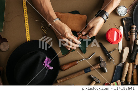 Genuine leather craft production with DIY tools 114192641