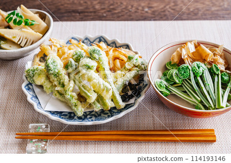 Kogomi 天婦羅和 Kogomi ohitashi 114193146