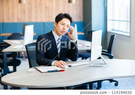 thinking businessman thinking businessman 114194030