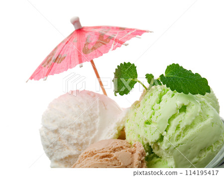 ice cream in a glass vase. closeup ice cream in a glass vase. closeup 114195417