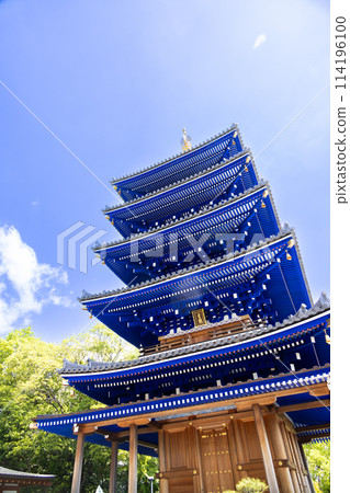 Five-story pagoda seen from below Five-story pagoda seen from below 114196100