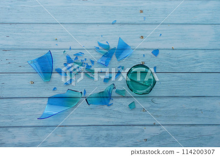 Breaking of a glass on a floor, Breaking of a glass on a floor, 114200307