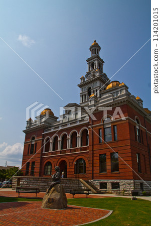 Majestic Tennessee Courthouse with Bronze Statue on Sunny Day Majestic Tennessee Courthouse with Bronze Statue on Sunny Day 114201015