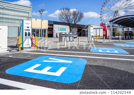 配備EV充電設備的刈谷高速公路綠洲停車場 114202549