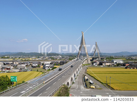 Yabegawa Ohashi Bridge, spanning the Yabe River between Yanagawa City and Miyama City in Fukuoka Prefecture, is the longest concrete cable-stayed bridge in Japan. Yabegawa Ohashi Bridge, spanning the Yabe River between Yanagawa City and Miyama City in Fukuoka Prefecture, is the longest concrete cable-stayed bridge in Japan. 114203033