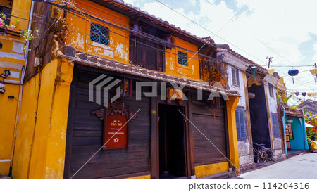 Tanky Old House Entrance Exterior 114204316