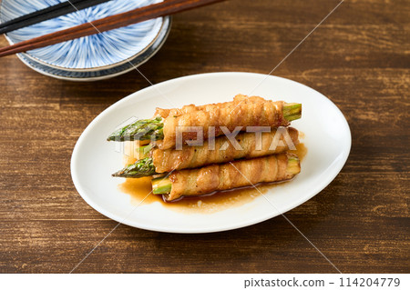 Asparagus rolled pork Asparagus rolled pork 114204779
