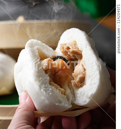 Meat bun (seafood meat bun) A meat bun made with seafood. 114204971