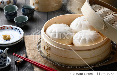 Meat bun (seafood meat bun) A meat bun made with seafood. Meat bun (seafood meat bun) A meat bun made with seafood. 114204978