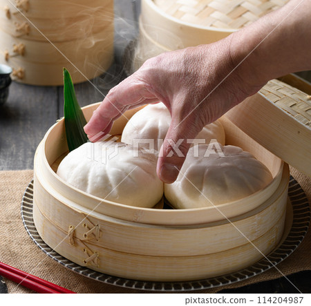 Meat bun (seafood meat bun) A meat bun made with seafood. Meat bun (seafood meat bun) A meat bun made with seafood. 114204987