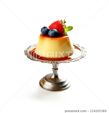 銀架上的蛋奶布丁，白色背景上的切口 114205369