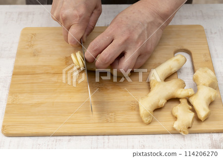 甜醋醃製的新鮮薑片 甜醋醃製的新鮮薑片 114206270