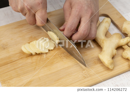 甜醋醃製的新鮮薑片 甜醋醃製的新鮮薑片 114206272