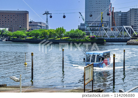 Yokohama Minato Mirai Area Sightseeing: Amphibious Bus Skyduck Splash-in Yokohama Minato Mirai Area Sightseeing: Amphibious Bus Skyduck Splash-in 114206880