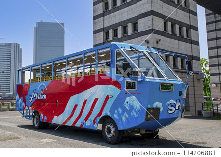 Yokohama Minato Mirai Area Sightseeing: Amphibious Bus Skyduck Splash-in Yokohama Minato Mirai Area Sightseeing: Amphibious Bus Skyduck Splash-in 114206881
