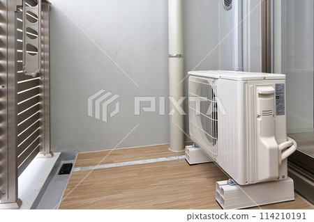 陽台室外機 114210191