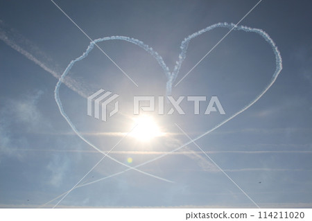 A heart drawn with the contrails of Blue Impulse A heart drawn with the contrails of Blue Impulse 114211020