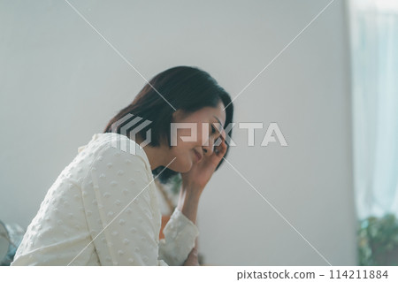 煩惱 擔心 苦惱 114211884