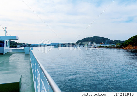 [香川]初夏的瀨戶內、小豆島，從到達港口的渡輪上看到的 114211916