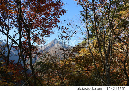 Ishizuchi山系統在秋天 114213261
