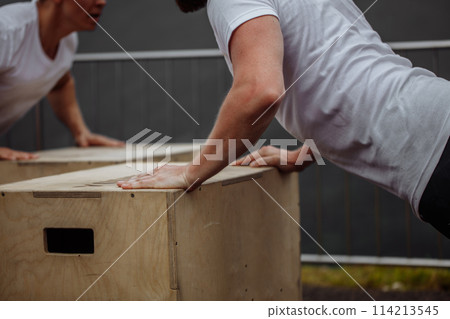 fitness man training push up fitness man training push up 114213545