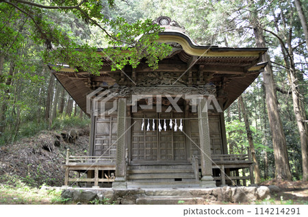 The worship hall of Tenmangu Shrine in Kanazawa, Minano-machi, Chichibu-gun, Saitama Prefecture The worship hall of Tenmangu Shrine in Kanazawa, Minano-machi, Chichibu-gun, Saitama Prefecture 114214291