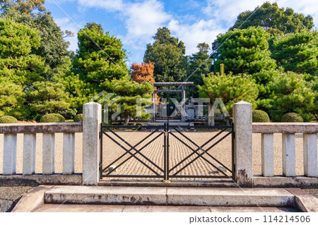 Ukyo Ward, Kyoto City, 98th Emperor Chokei's Saga Eastern Imperial Tomb 114214506