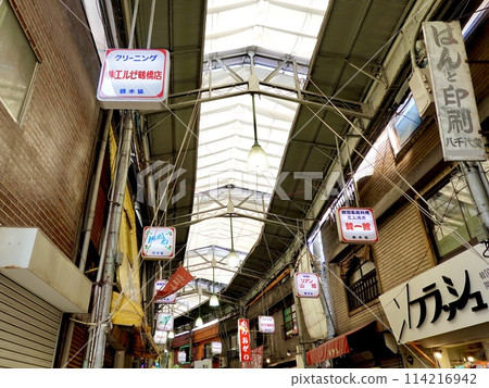 大阪市生野區鶴橋本通商店街的復古街機景觀 大阪市生野區鶴橋本通商店街的復古街機景觀 114216942