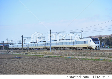 北陸本線 五十鈴-福岡 JR 西日本 683 系列 W33 編組（金澤） Thunderbird 114219506