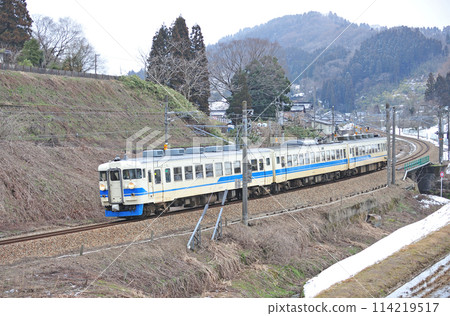 北陸本線 Isurugi-Kurikara JR West Series 475 A13 編隊（金澤） 114219517