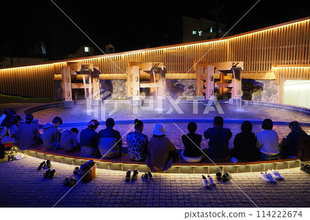 Kusatsu Onsen "Onsenmon" foot bath 114222674